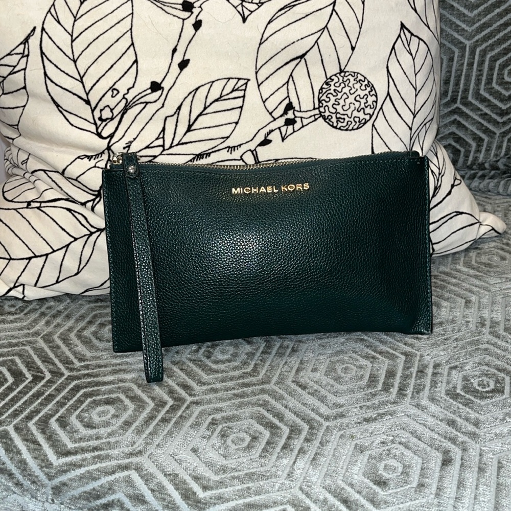 Michael Kors Leather Clutch / Wristlet